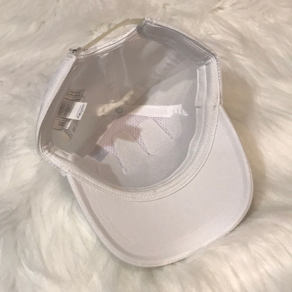 Lululemon Dash & Splash Cap NWT WHITE - Picture 5 of 6